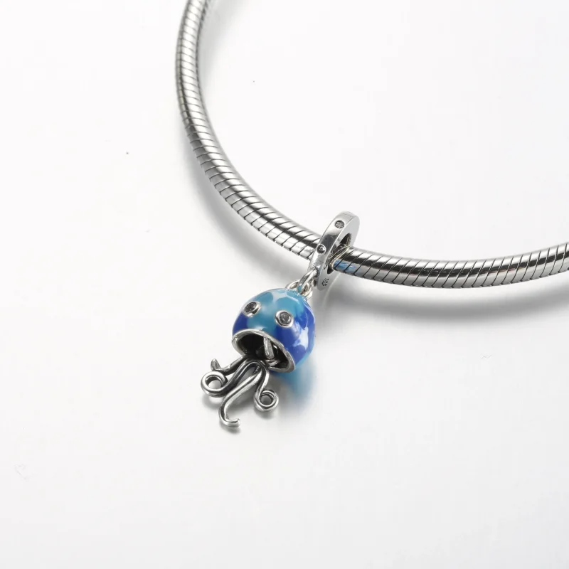 (bild till) Pandora Förvandlingsmanet Hängande Charm - 792704C01 - View 4