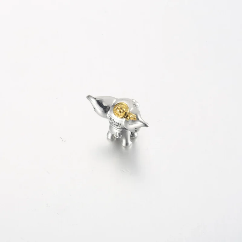 (bild till) Pandora Disney 100-årsjubileums Dumbo Charm - 792748C01 - View 3