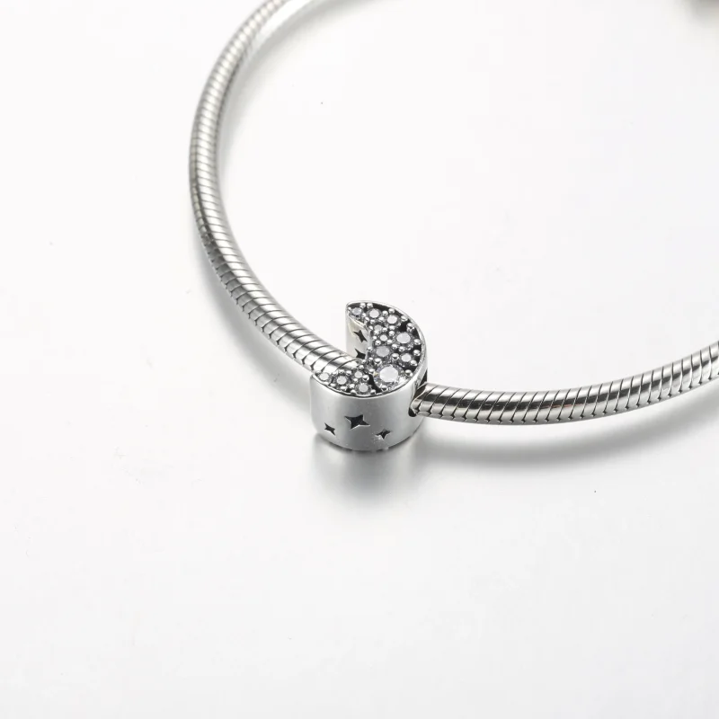 (bild till) Pandora Glittrande Månskäresymbol - 792768C01 - View 5