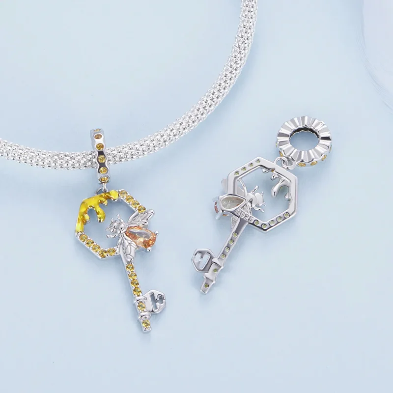 (bild till) Pandora Style Hive Key Dangle - BSC822 - View 4