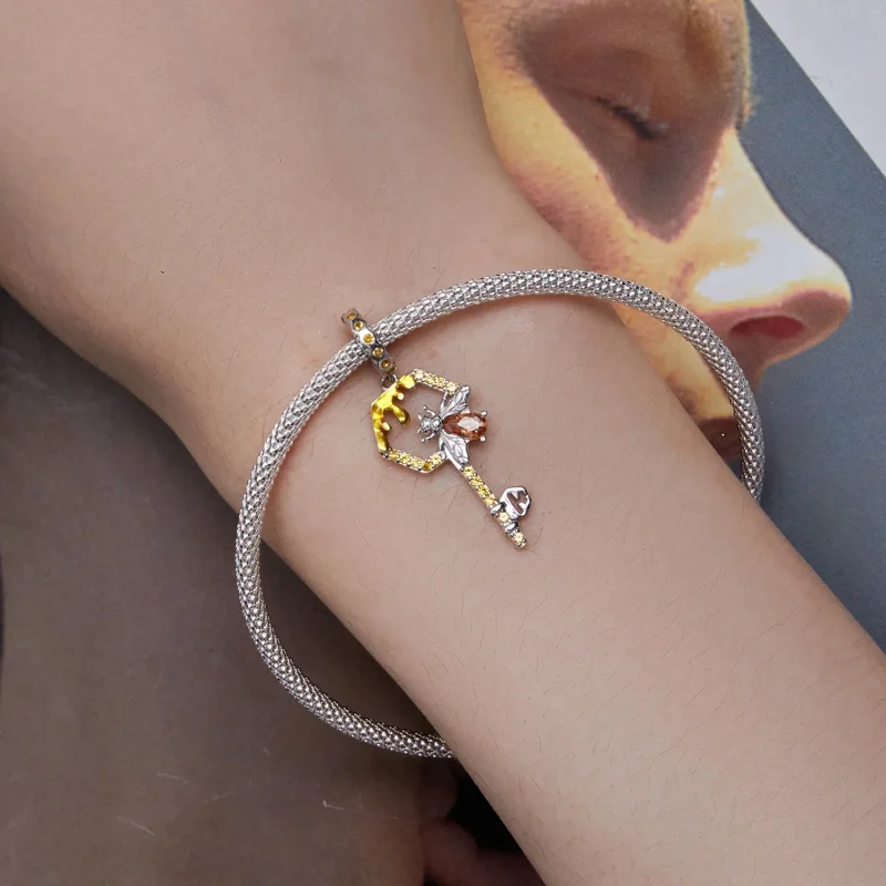 (bild till) Pandora Style Hive Key Dangle - BSC822 - View 5