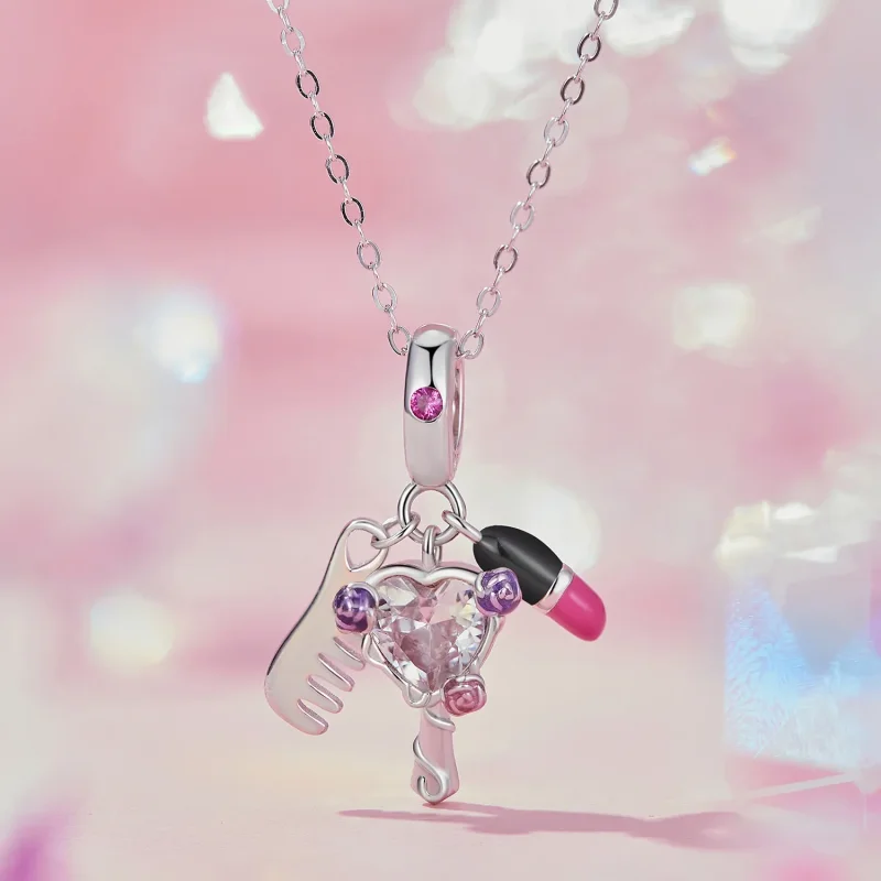 (bild till) Pandora Style-hängsmycke med kam, läppstift och spegel - SCC2474 - View 2