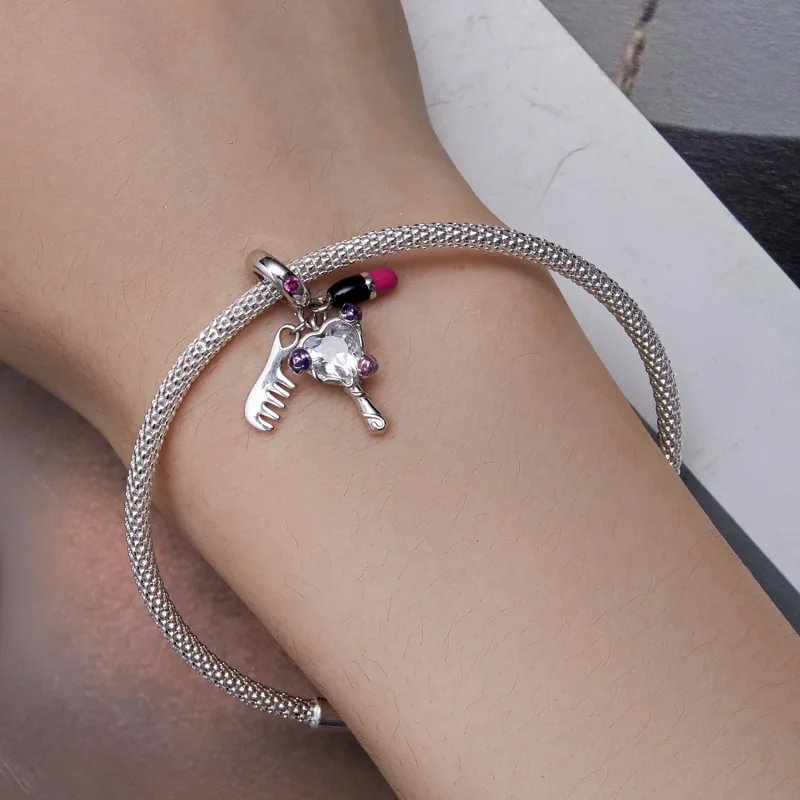 (bild till) Pandora Style-hängsmycke med kam, läppstift och spegel - SCC2474 - View 4
