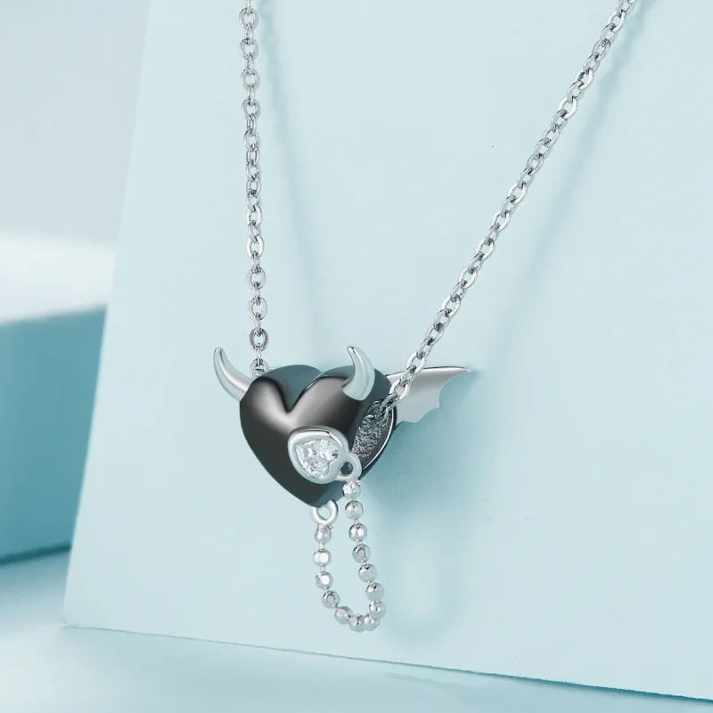 (bild till) Pandora-stil Little Devil Punk Charm - SCC2495 - View 2