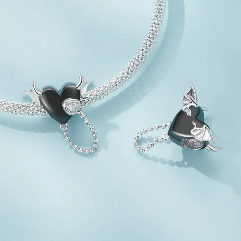(bild till) Pandora-stil Little Devil Punk Charm - SCC2495 - View 4