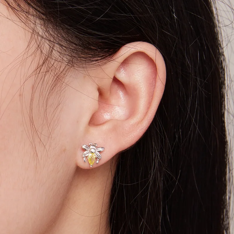 (bild till) Pandora-stil Bee Two Wear Studs Örhängen - SCE1580 - View 7