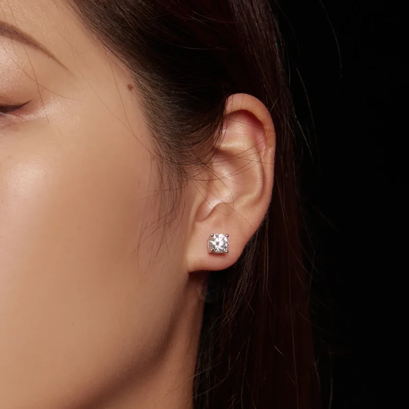 (bild till) Pandora-stil Enkarat Fyra Klor Moissanite Stiftöronhängen - MSE003-L - View 5