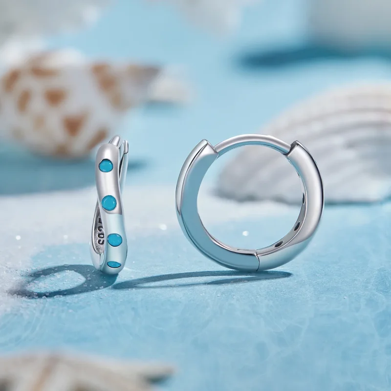 (bild till) Pandora Style Wave Hoops-örhängen - SCE1593 - View 2