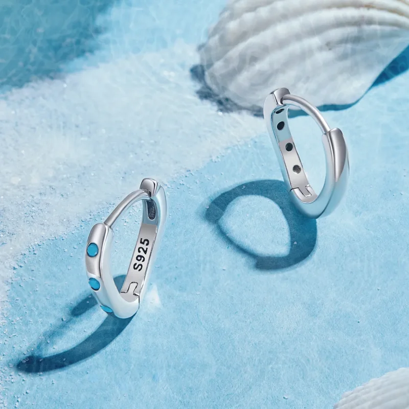 (bild till) Pandora Style Wave Hoops-örhängen - SCE1593 - View 3