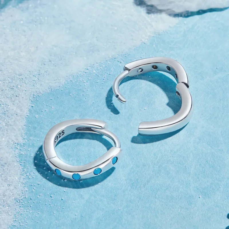 (bild till) Pandora Style Wave Hoops-örhängen - SCE1593 - View 4