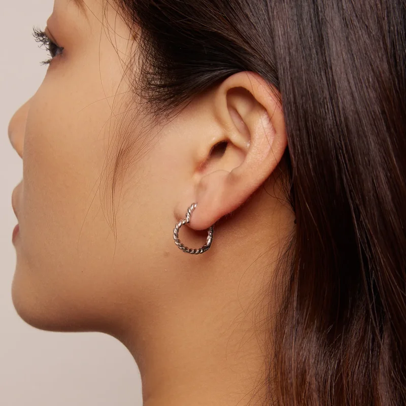 (bild till) Pandora-stil Hjärtformade Örhängen i Ringform - SCE1606 - View 7