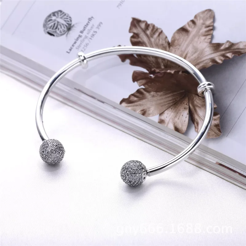 (bild till) PANDORA Moments Silver Öppen armring, Pavé Caps 596438CZ - View 3