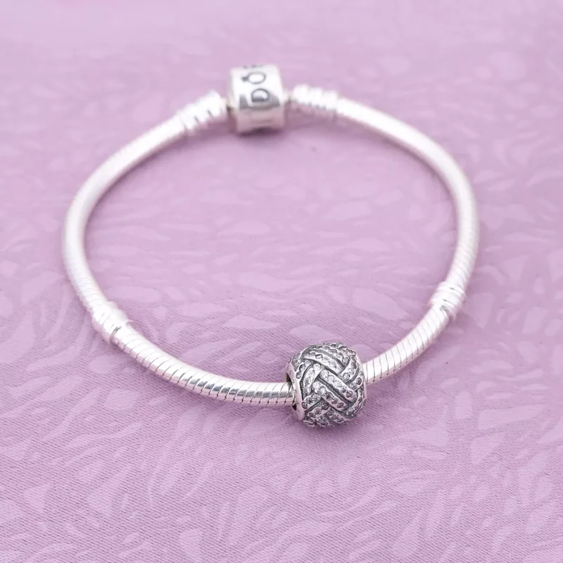 (bild till) Pandora Berlock Gnistrande Kärleksknut - 791537Cz - View 2