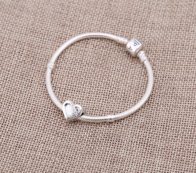 (bild till) Pandora Berlock Kärleksband - 791816Cz - View 2