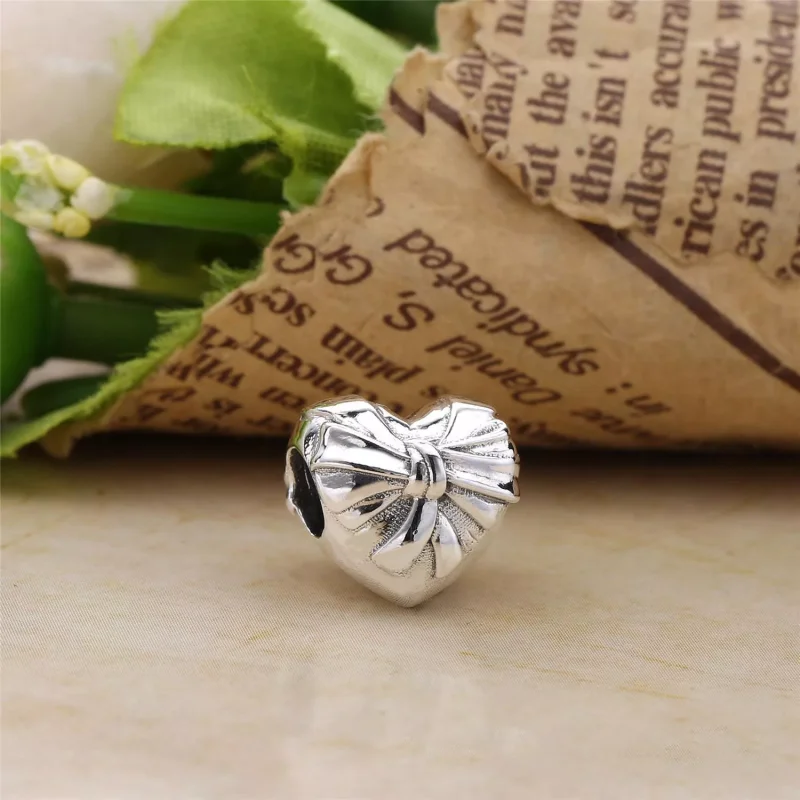 (bild till) Pandora Berlock Lysande Hjärta Rosett - 797303 - View 2