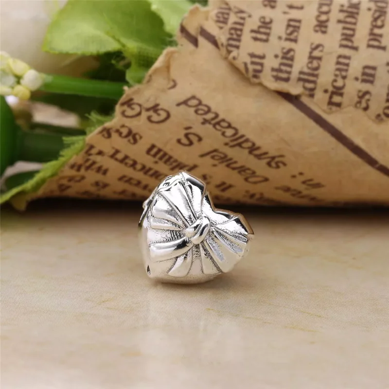 (bild till) Pandora Berlock Lysande Hjärta Rosett - 797303 - View 3