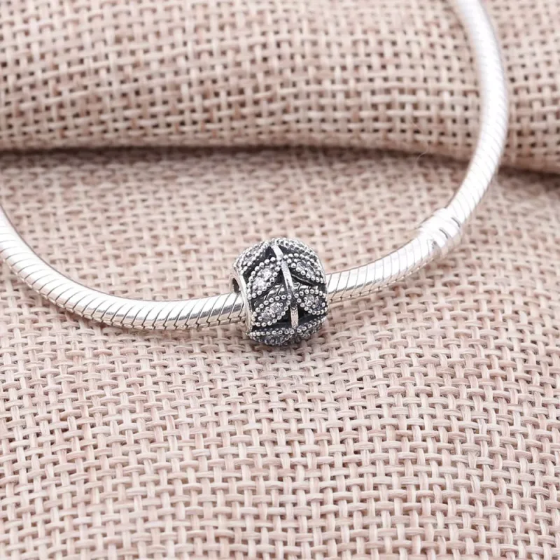 (bild till) Pandora Berlock Mousserande Löv Öppet - 791380Cz - View 2