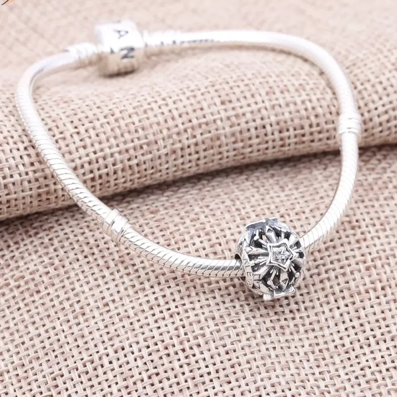 (bild till) Pandora Berlock Openwork Frozen Snowflake - 791563Cz - View 2