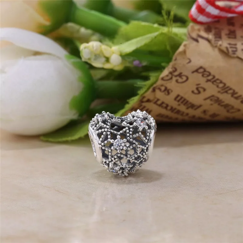 (bild till) PANDORA Blommande hjärta Berlock 796264CZ - View 2