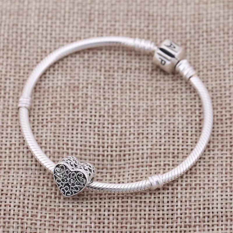 (bild till) PANDORA Fylld med romantik Berlock 791811 - View 2