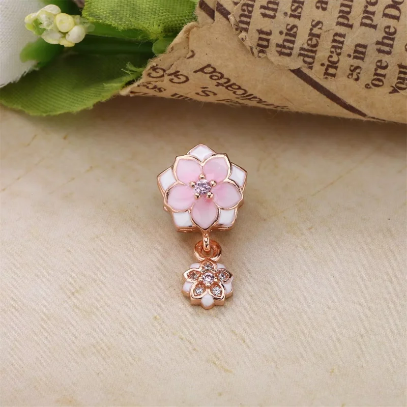 (bild till) Pandora Hängberlock Magnolia Blomma Blek Cerise 14 Karat Roséguld - 792077Pcza - View 3
