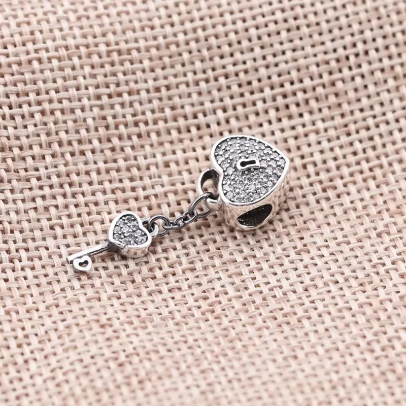 (bild till) PANDORA Lås av kärlek Berlock 791429CZ - View 2