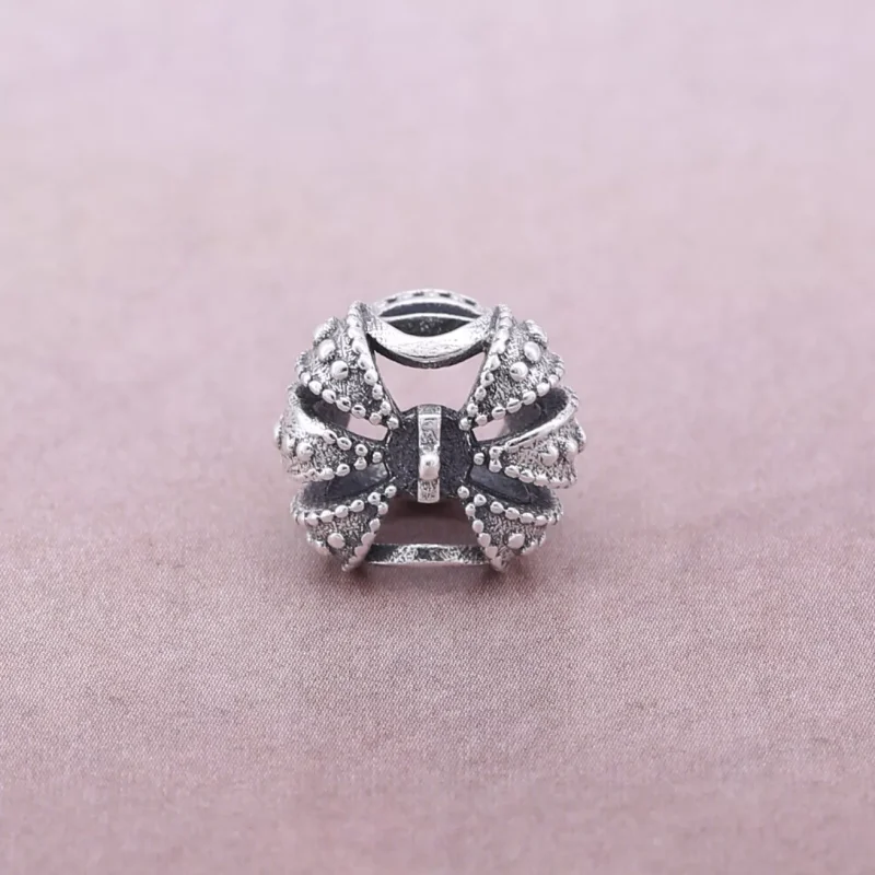(bild till) PANDORA Majestätisk krona Berlock 790930 - View 3