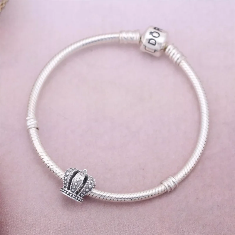 (bild till) PANDORA Majestätisk krona Berlock 790930 - View 4