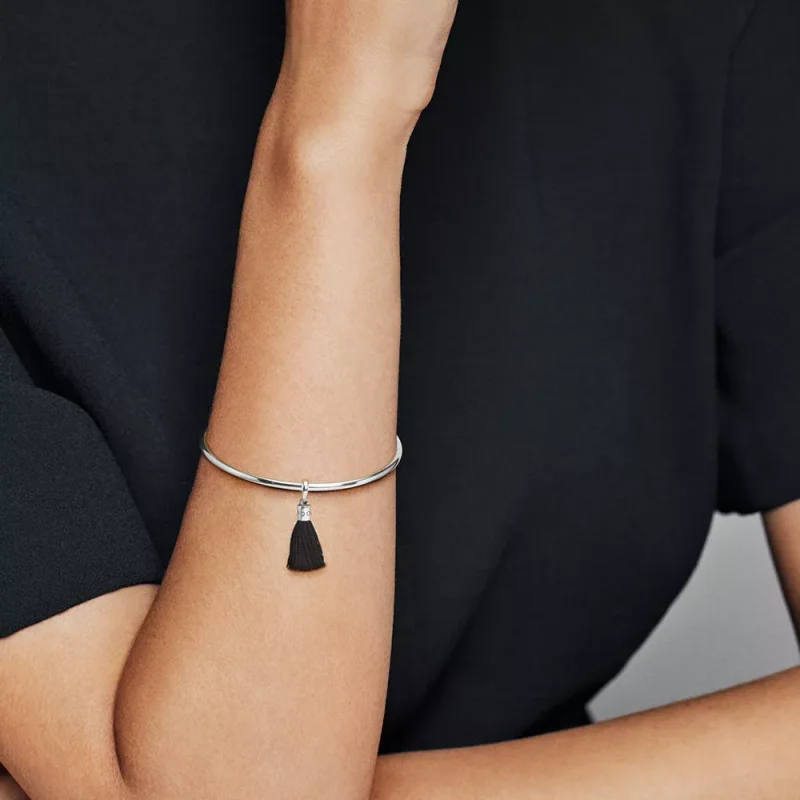 (bild till) Pandora Mellanled Svart Tyg Tofs - 797212Cbk - View 3