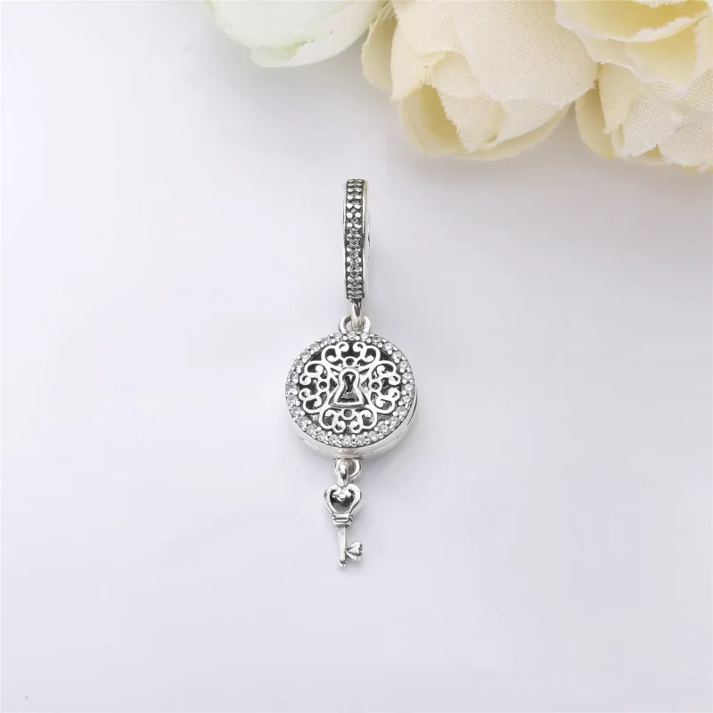 (bild till) PANDORA Regal Love Key Hängberlock 797660CZ - View 2