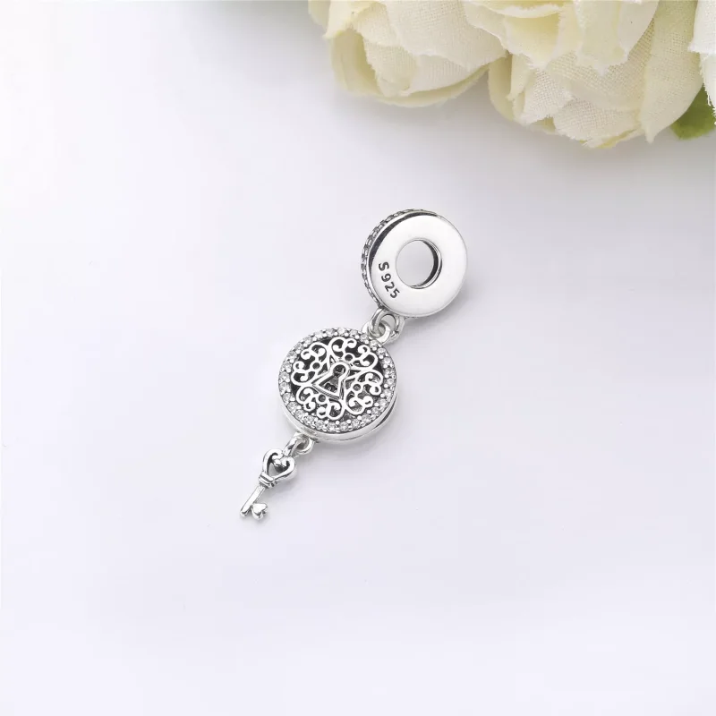 (bild till) PANDORA Regal Love Key Hängberlock 797660CZ - View 3