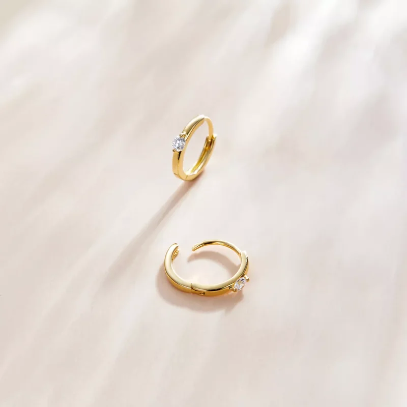(bild till) Pandora Stil Creoler Lysande Diamant 14 Karats Guldpläterad - Sce1050-B - View 3