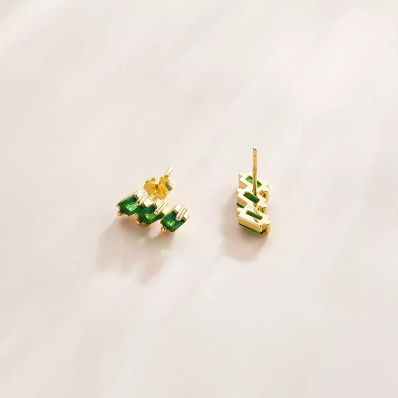 (bild till) Pandora Stil Stiftörhängen Emerald Solid 14 Karats Guldpläterad - Sce1051-Gn - View 3