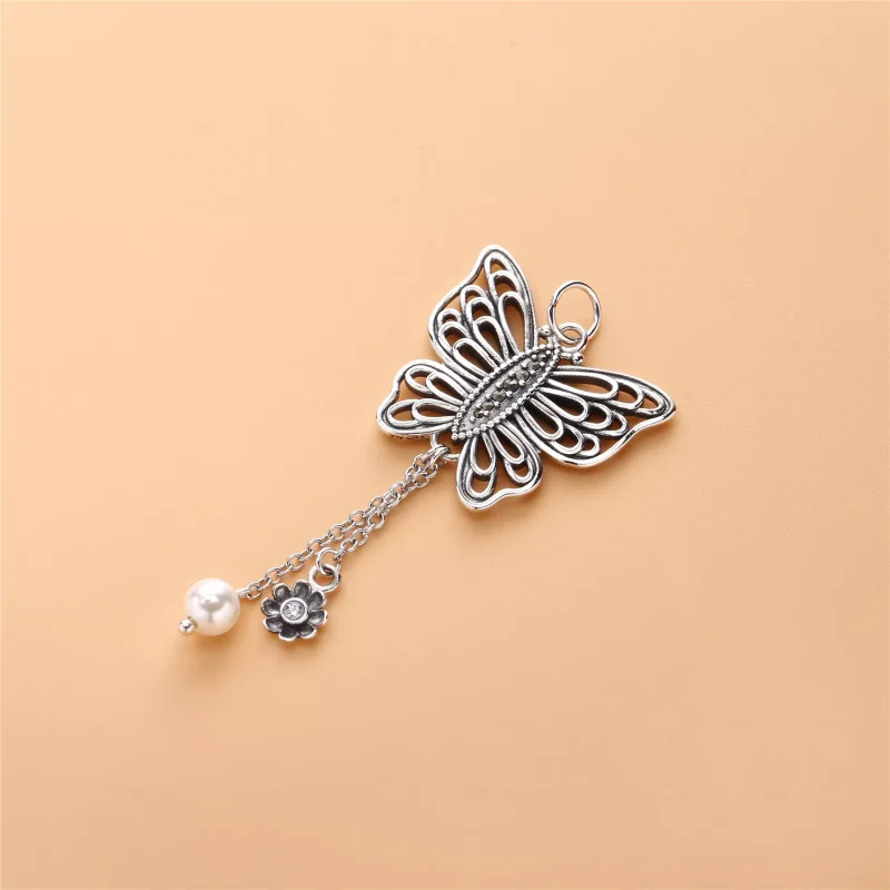 (bild till) Pandora Hängsmycke Openwork Fjäril - 390352Ccz - View 2