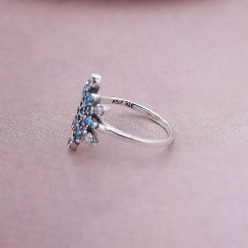 (bild till) Pandora Ring Kristalliserad Snöflinga - 190969Nblmx - View 3